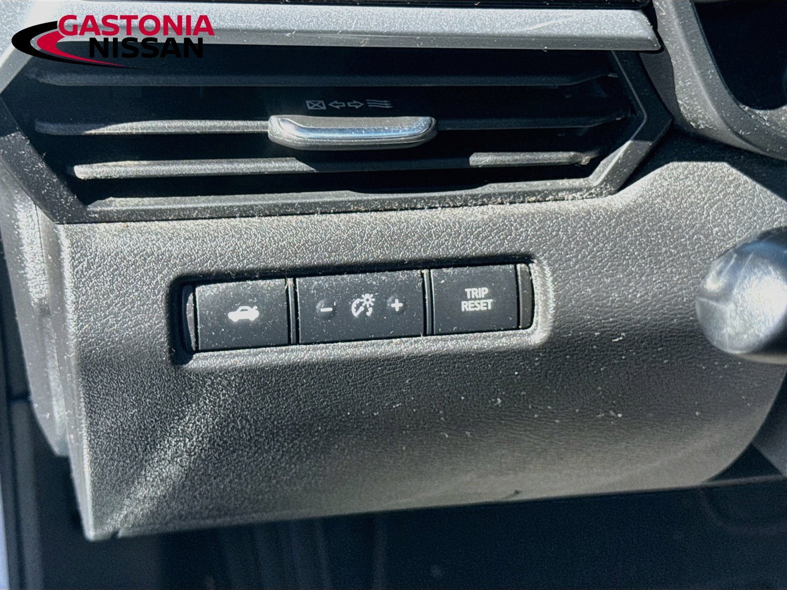 Used 2024 Nissan Altima 2.5 SR w/ SR Premium Package FWD image 13