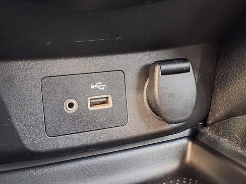 Used 2019 Nissan Rogue SV image 24