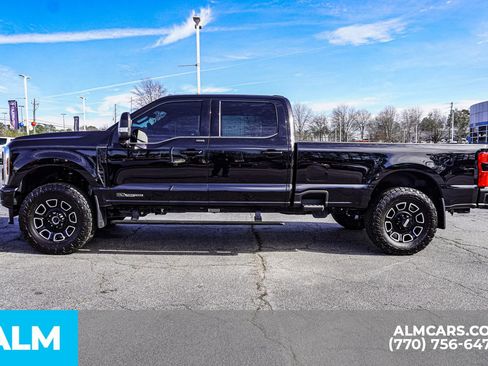 Used 2025 Ford F250 Platinum image 9