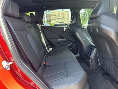 Used 2025 BMW X3 xDrive30i w/ Premium Package AWD/4WD image 12