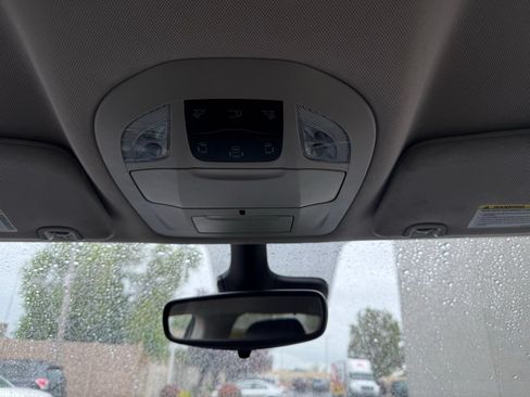 Used 2023 Chrysler Pacifica Touring-L FWD image 18