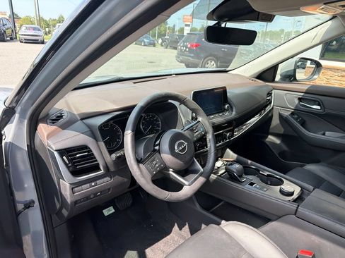 Used 2023 Nissan Rogue SL AWD/4WD image 4