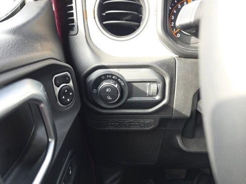 Used 2024 Jeep Gladiator Sport image 18