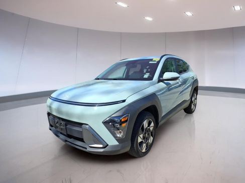 Used 2024 Hyundai Kona SEL AWD/4WD image 2