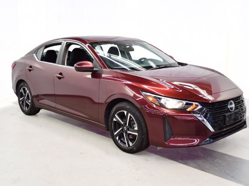 Used 2025 Nissan Sentra SV FWD image 2