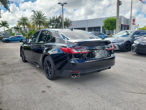 Used 2026 Toyota Camry SE w/ Convenience Package image 3