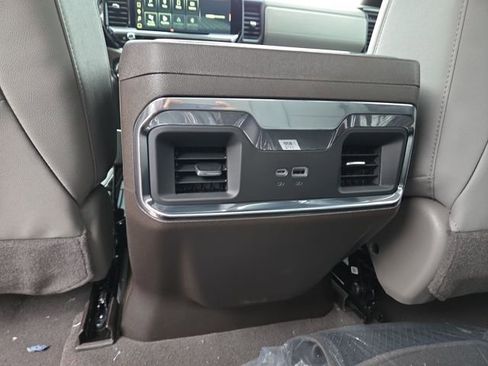 New 2026 GMC Sierra 1500 SLT w/ SLT Convenience Package image 33