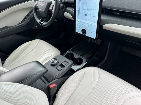 Used 2021 Ford Mustang Mach-E Premium image 16