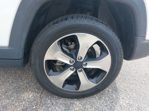 Used 2017 Jeep Compass Latitude w/ Popular Equipment Group image 31