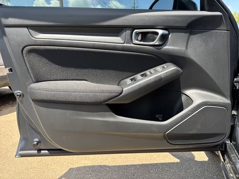 Used 2025 Honda Civic Sport image 17