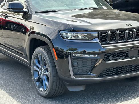 New 2026 Jeep Grand Cherokee L Limited AWD/4WD image 9