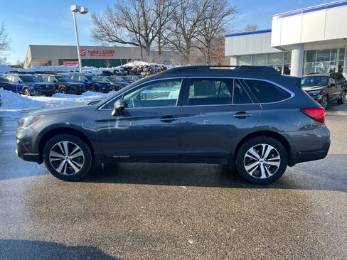 Used 2018 Subaru Outback 2.5i Limited w/ Popular Package #2 image 4