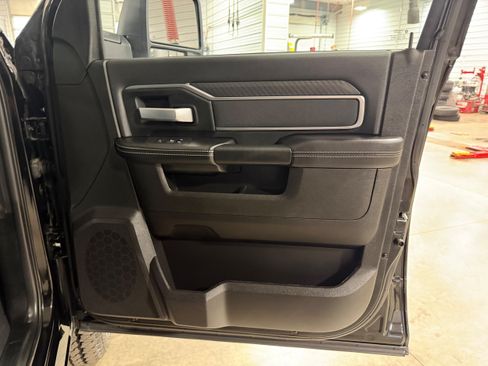 Used 2025 RAM 2500 Big Horn AWD/4WD image 5