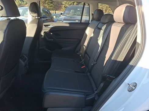 Used 2021 Volkswagen Tiguan SE image 7
