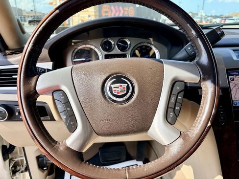 Used 2014 Cadillac Escalade Luxury AWD/4WD image 16