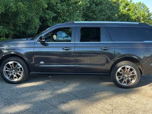 Used 2025 Ford Expedition Max King Ranch AWD/4WD image 3