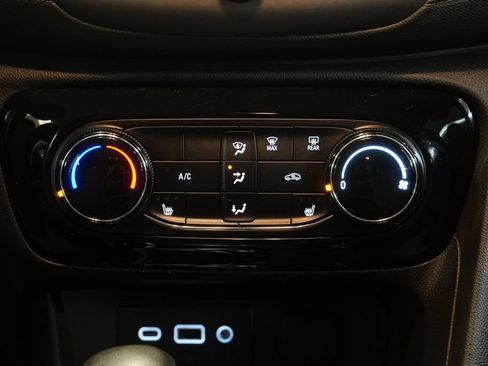 Used 2023 Buick Encore GX Preferred w/ Cold Weather Comfort Package AWD/4WD image 20
