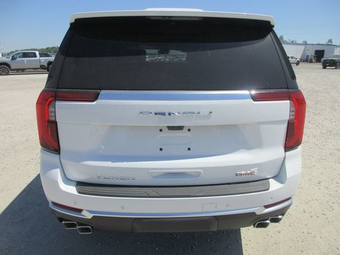 New 2026 GMC Yukon Denali w/ Denali Reserve Package AWD/4WD image 5