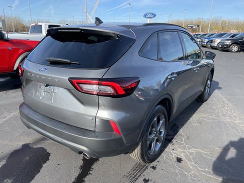 Used 2025 Ford Escape ST-Line w/ Equipment Group 301A image 7