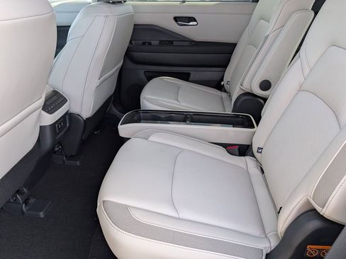 New 2026 Nissan Pathfinder SL w/ SL Premium Package FWD image 23