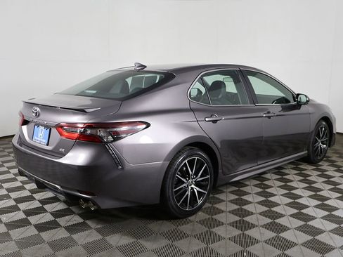 Used 2024 Toyota Camry SE FWD image 7