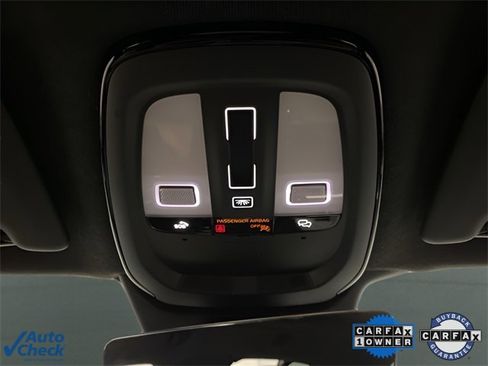 Used 2025 Volvo XC40 B5 Core image 50