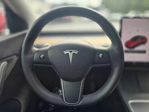 Used 2021 Tesla Model Y Long Range AWD/4WD image 13