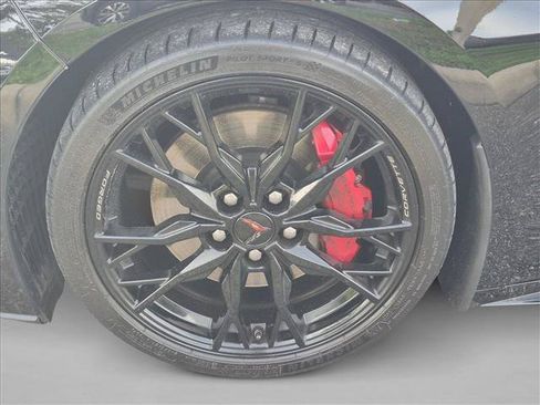 Used 2023 Chevrolet Corvette Stingray Premium Conv w/ Z51 Performance Package RWD image 8