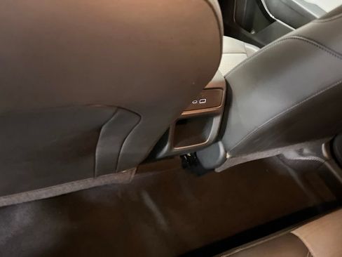 Used 2025 Chevrolet Trax LT w/ LT Convenience Package FWD image 19