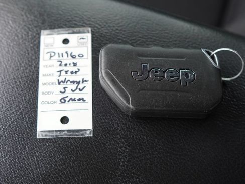 Used 2018 Jeep Wrangler Unlimited Sport AWD/4WD image 27