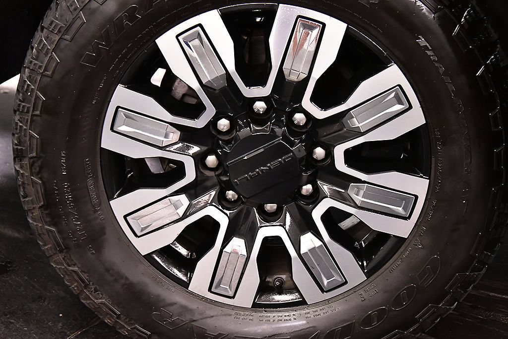 Used 2024 GMC Sierra 2500 Denali w/ Denali Reserve Package AWD/4WD image 9