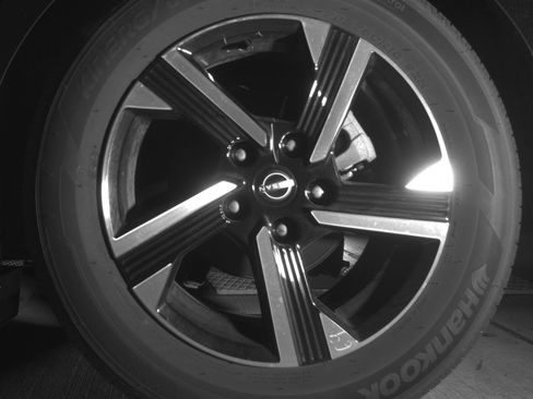 Used 2025 Nissan Sentra SV FWD image 14