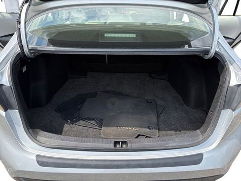 Used 2021 Toyota Corolla LE w/ Carpet Mat Package (TMS) FWD image 12