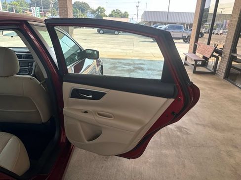 Used 2017 Nissan Altima 2.5 SV FWD image 19