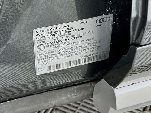 Used 2021 Audi Q5 e Premium w/ Convenience Package image 12