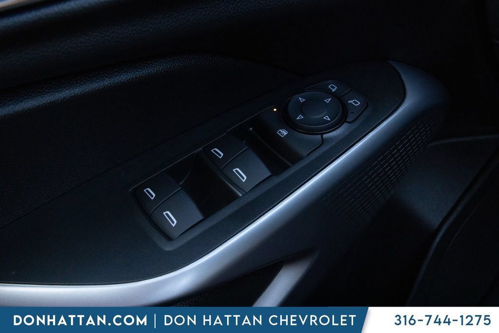 New 2026 Chevrolet Trax RS w/ Sunroof Package FWD image 16