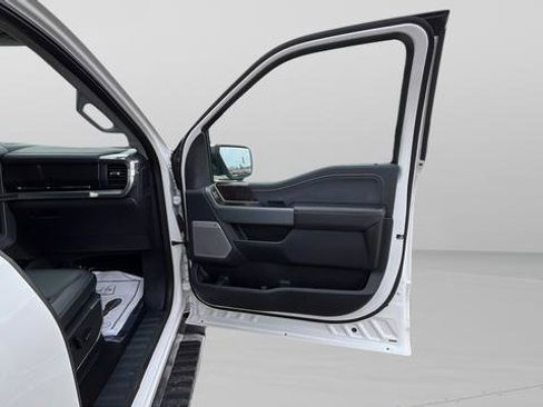 Used 2023 Ford F150 Lariat w/ Trailer Tow Package image 25