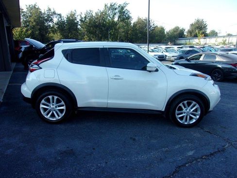 Used 2015 Nissan Juke SV w/ Technology Package FWD image 4