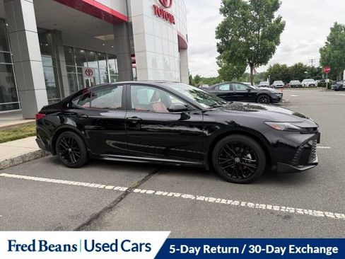 Used 2025 Toyota Camry SE AWD/4WD image 3
