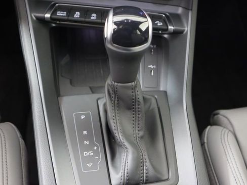 Certified 2025 Audi Q3 2.0T Premium w/ Convenience Package image 18