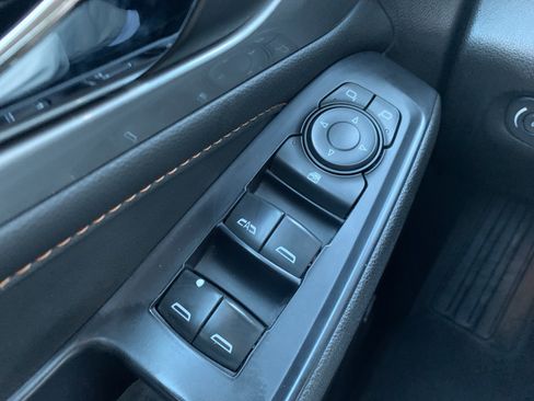 Used 2020 Chevrolet Traverse RS image 38