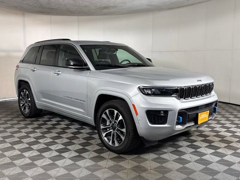 Certified 2023 Jeep Grand Cherokee Overland w/ Advanced Protech Group III AWD/4WD image 3