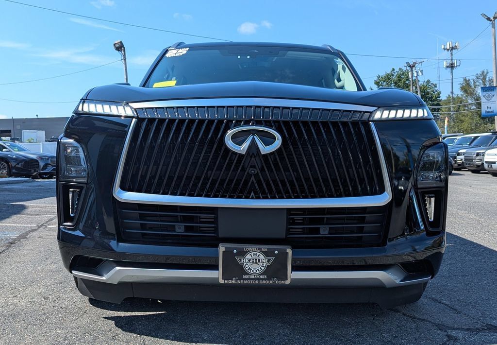 Used 2025 INFINITI QX80 Luxe AWD/4WD image 4