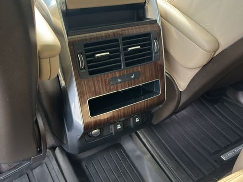 Used 2020 Land Rover Range Rover Sport HSE image 15