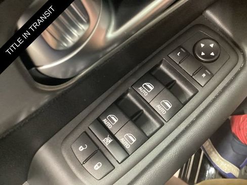 Used 2025 Chrysler Pacifica Select AWD/4WD image 20