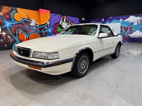 Used 1990 Chrysler TC by Maserati FWD image 1