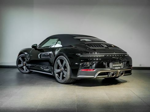 Used 2026 Porsche 911 Carrera GTS image 3