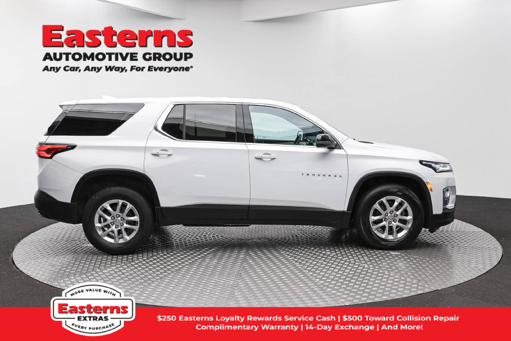 Used 2023 Chevrolet Traverse LS FWD image 5