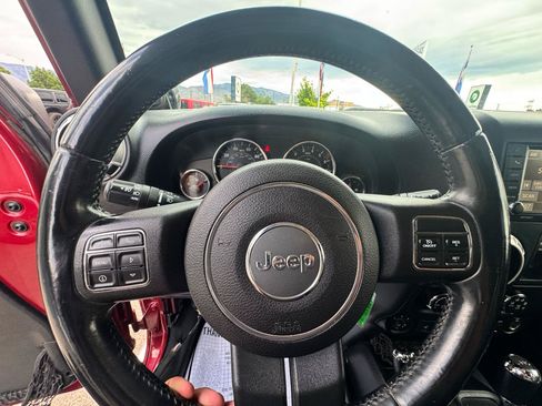 Used 2013 Jeep Wrangler Unlimited Sahara w/ Connectivity Group AWD/4WD image 24