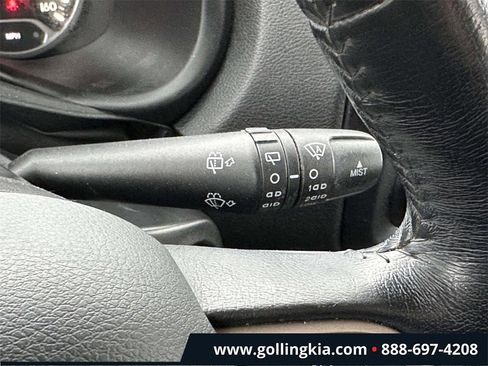 Used 2017 Jeep Renegade Latitude w/ Cold Weather Group image 30